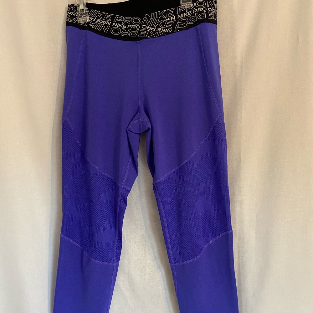 Nike Pro Capri Leggings Twist Waist Mesh Athletic Workout Womens Large Purple